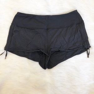 Lululemon 105F shorts sz 6